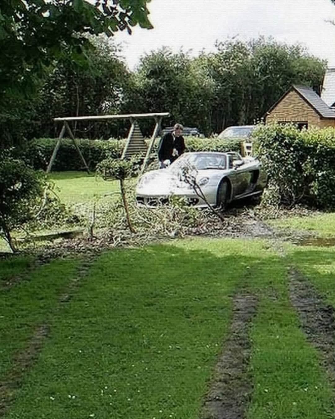 Anthony Hamilton sufre un accidente al volante de un Porsche Carrera GT: un recordatorio del respeto que exige este legendario superdeportivo