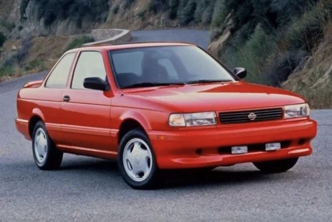 Nissan Tsuru GSR 2000: el Tsuru más raro, más rápido y más deseado de la historia El deportivo mexicano que desafió a los GTI de los noventa y hoy es una auténtica leyenda de colección
