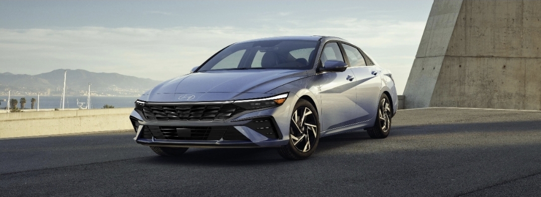 Review: Hyundai Elantra 2027, el sedán que demuestra que aún hay vida más allá de los SUV